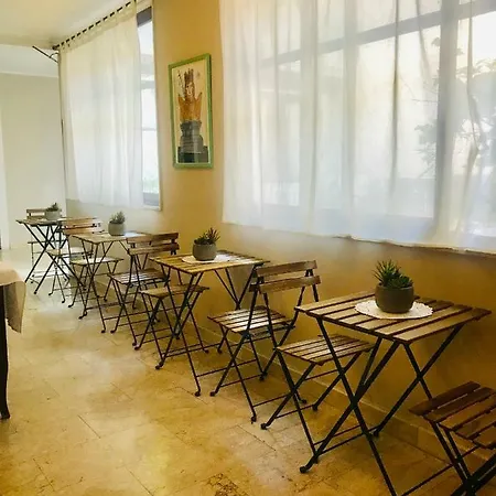 Aituzza Bed and Breakfast 2*